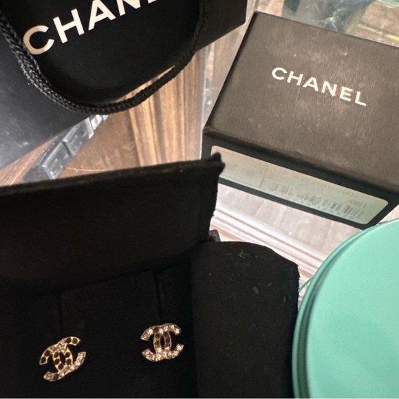 CHANEL CC Logo Boucles Oreille Earrings - Picture 2 of 6